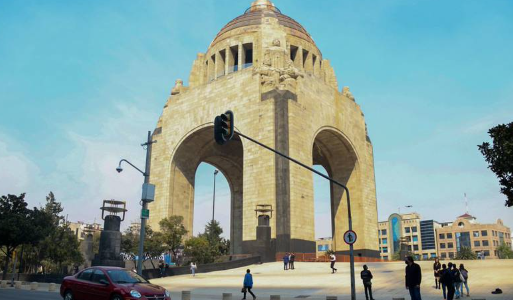 Trabajador muere tras caer del Monumento a la Revolución en CDMX